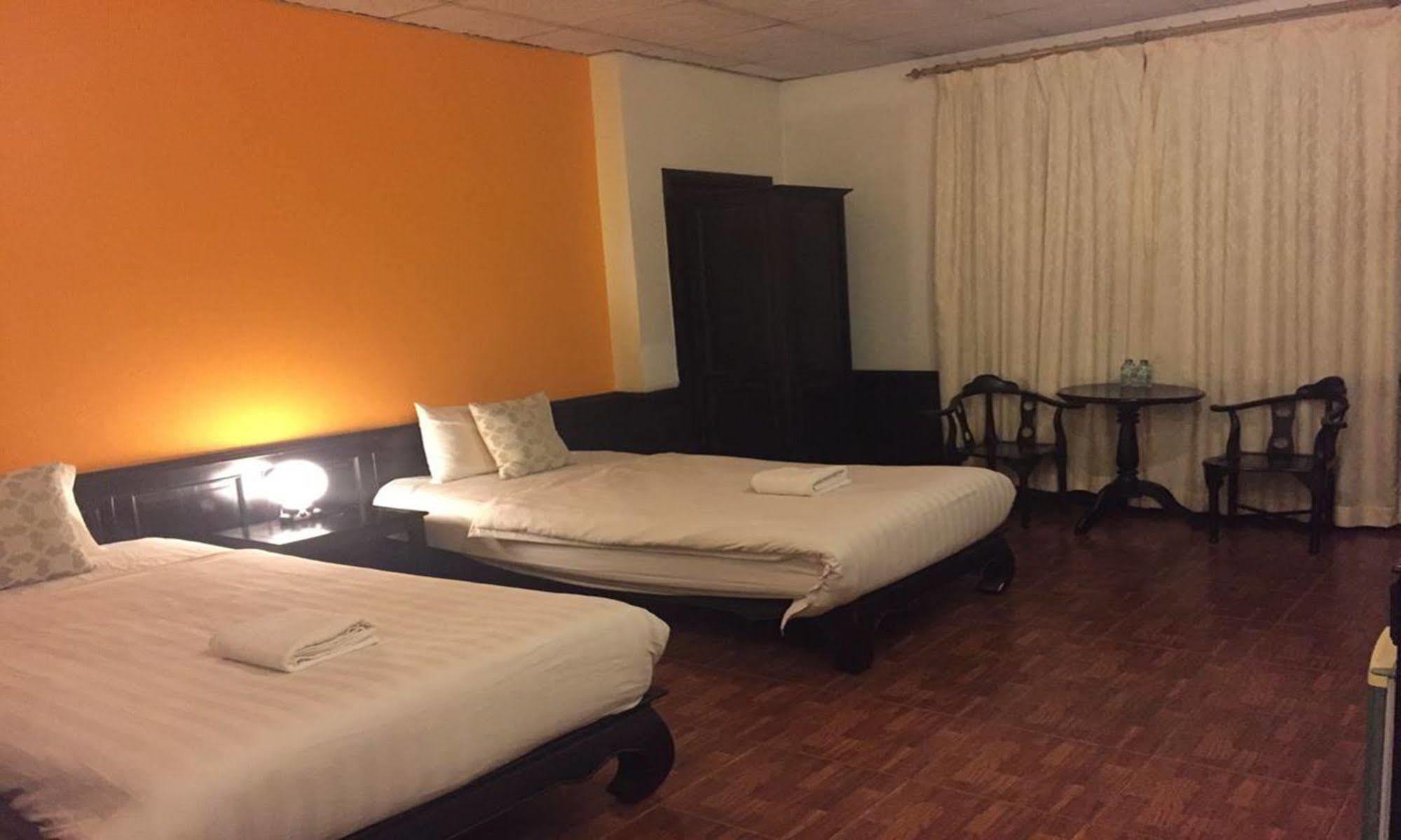 Sengphachanh Hotel 2 В'єнтьян Екстер'єр фото